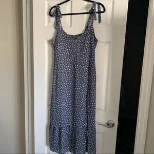 Dusty blue & white pattern Abercrombie&Fitch midi dress.
